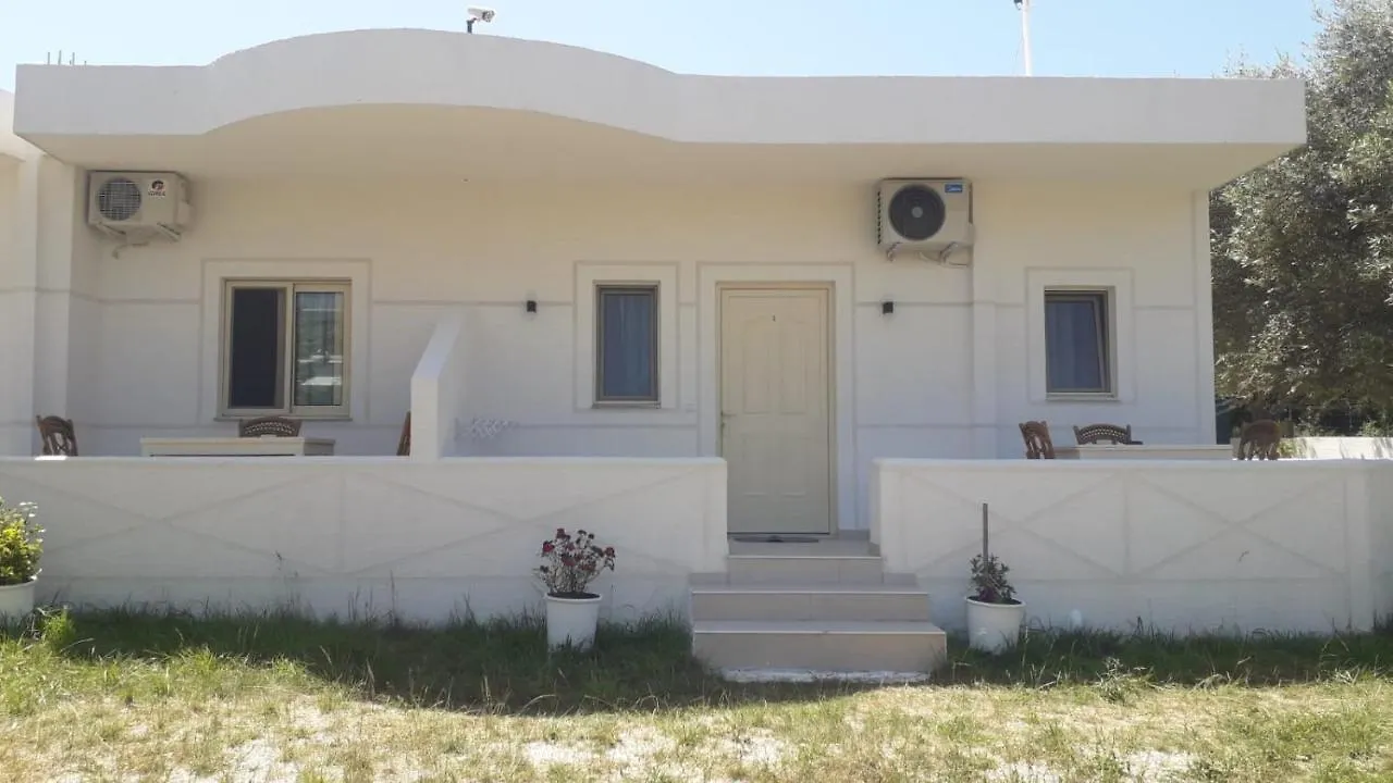 Vila Juna Ksamil 0*,  Albania