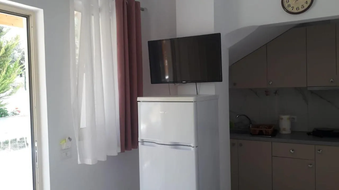 Guest house Vila Juna Ksamil