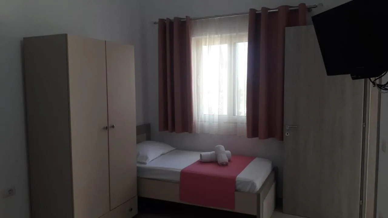 Guest house Vila Juna Ksamil
