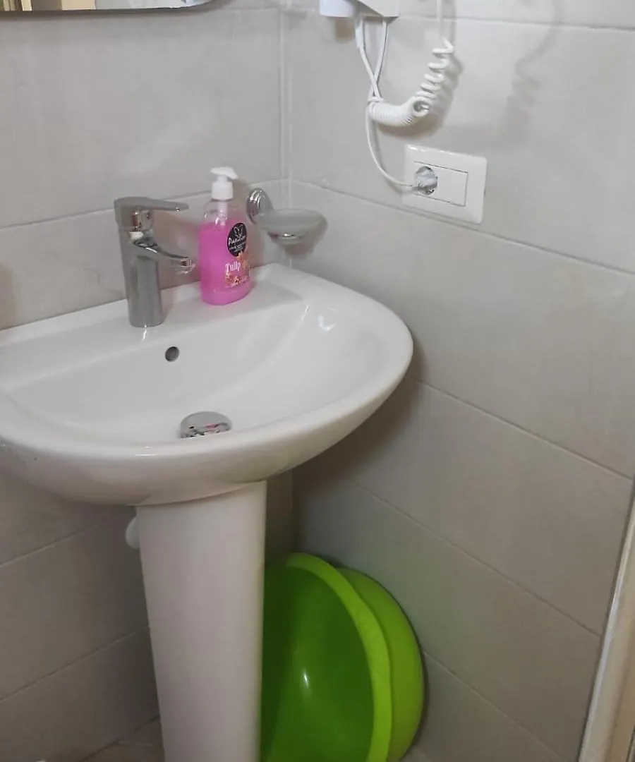 Guest house Vila Juna Ksamil