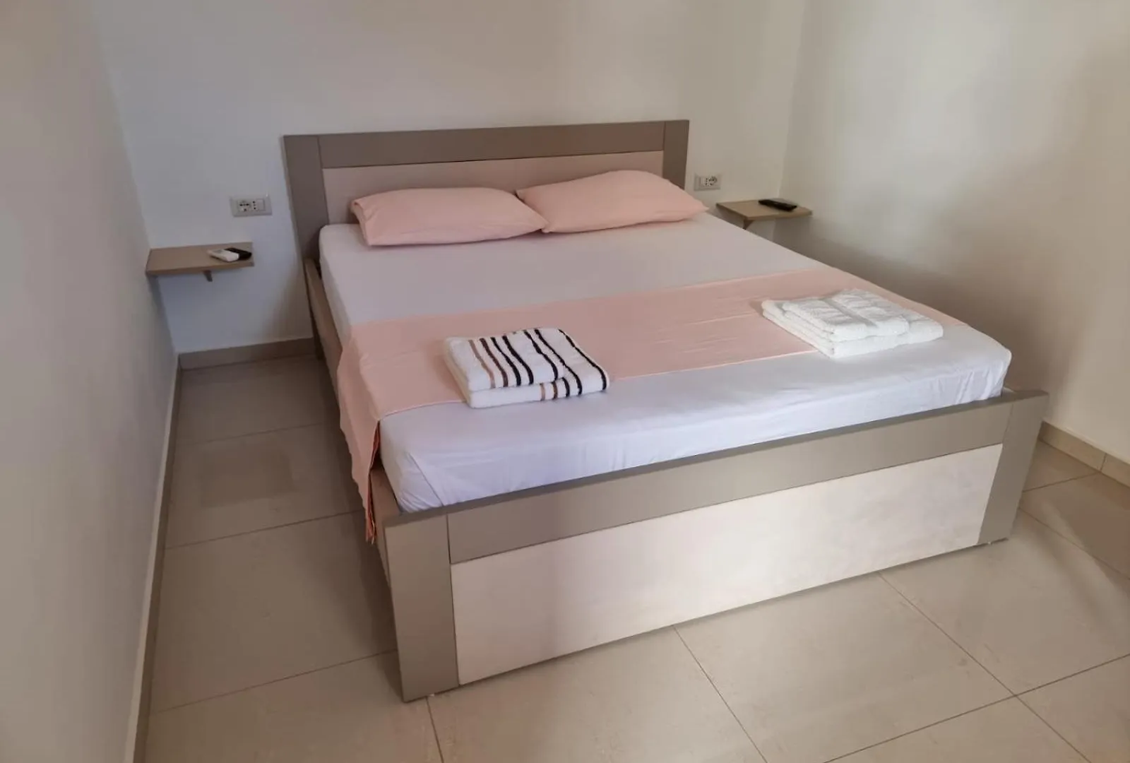 Vila Juna Ksamil Guest house