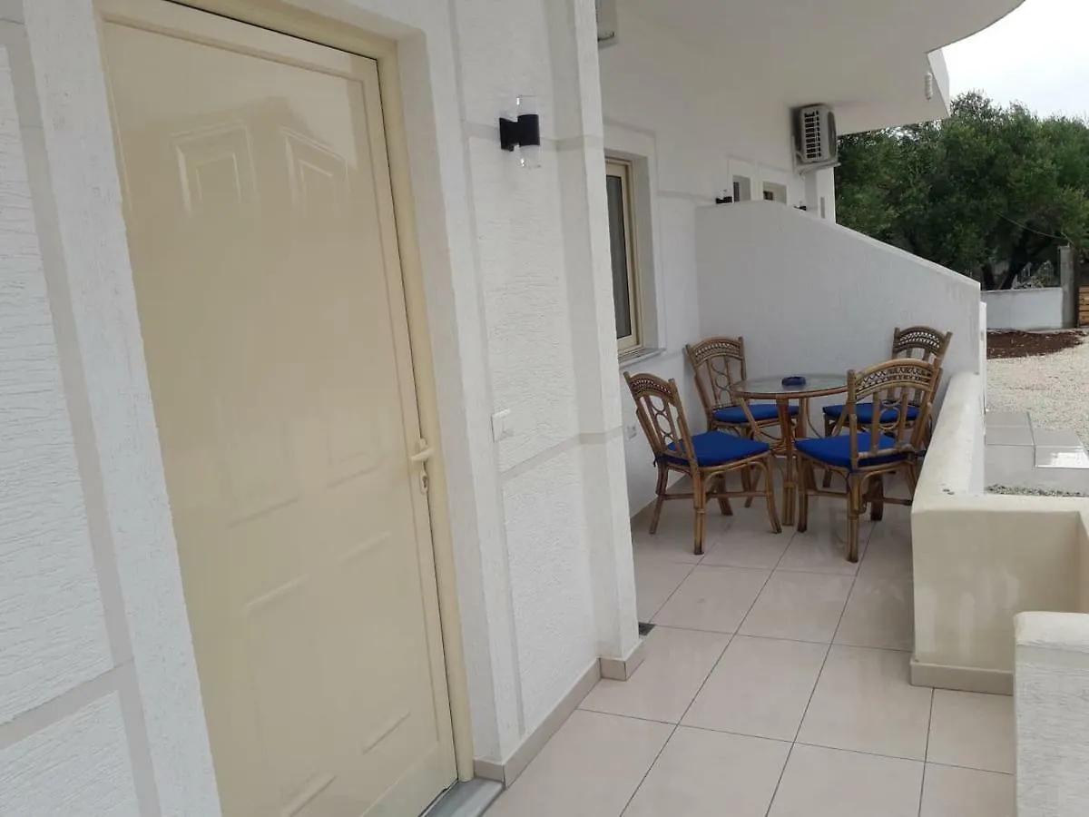 Vila Juna Ksamil Guest house